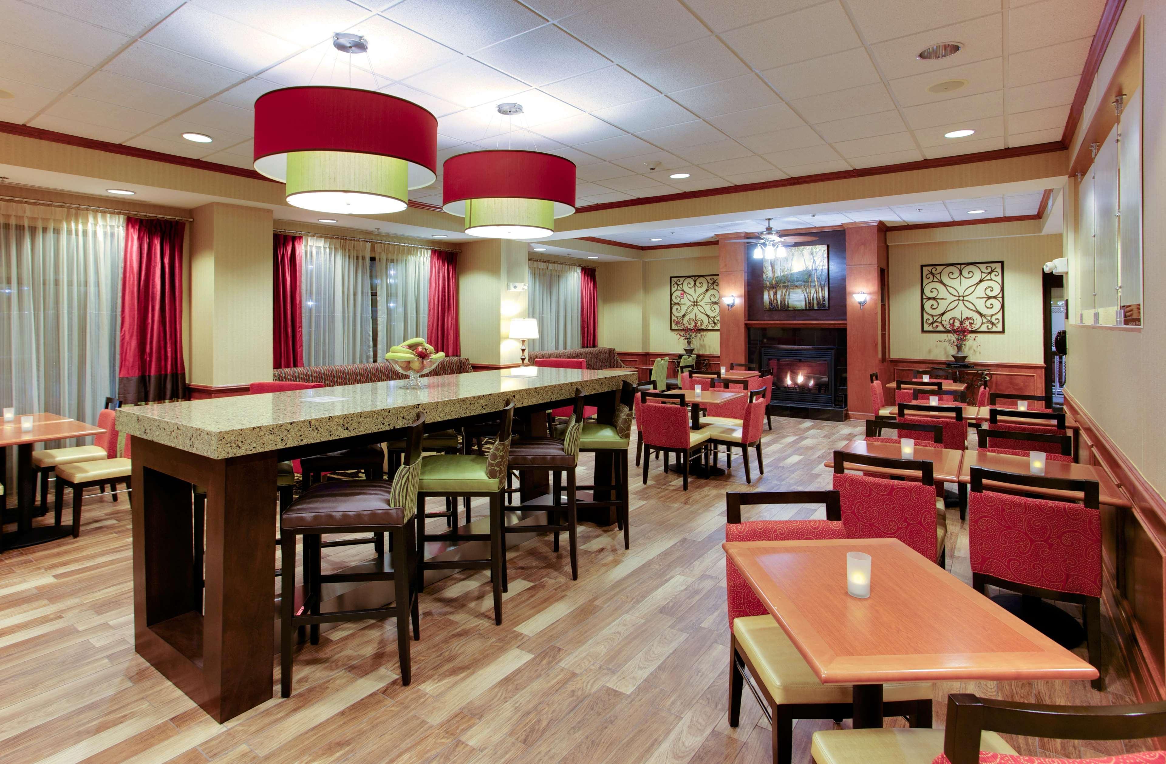 Hampton Inn Emporia Buitenkant foto