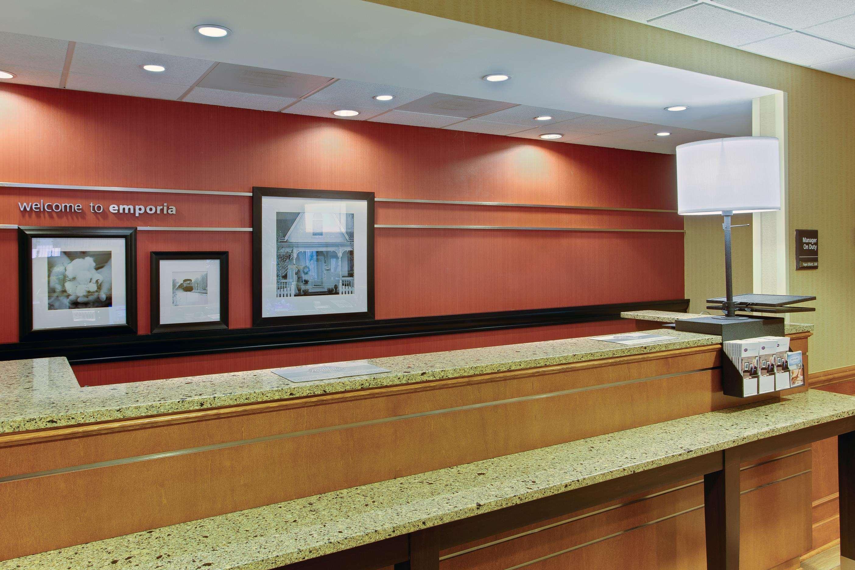 Hampton Inn Emporia Buitenkant foto