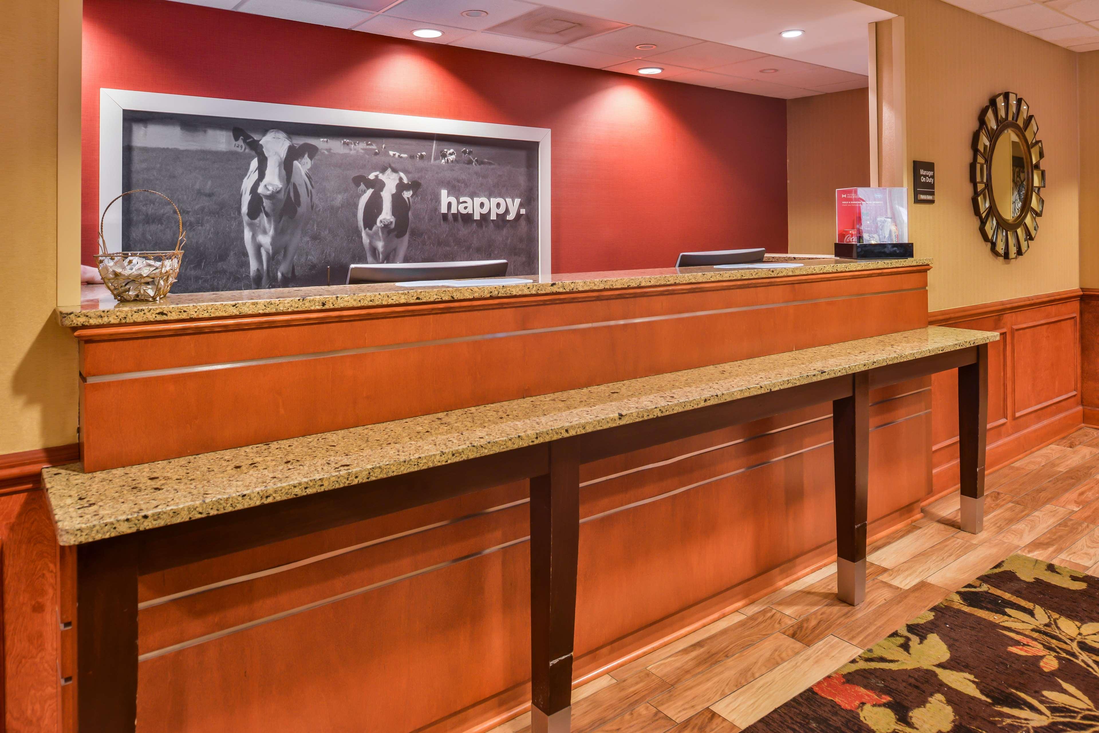 Hampton Inn Emporia Buitenkant foto