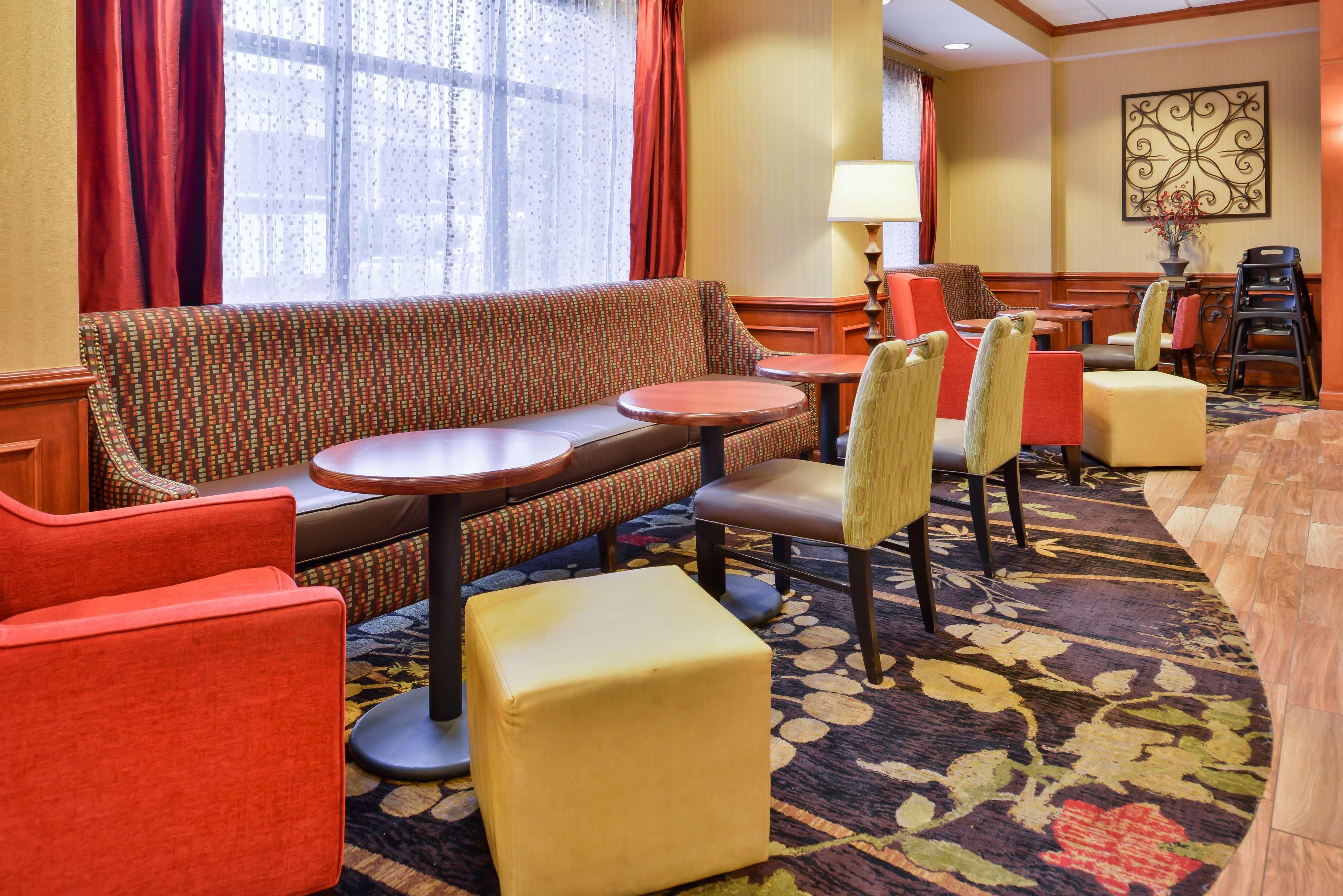 Hampton Inn Emporia Buitenkant foto