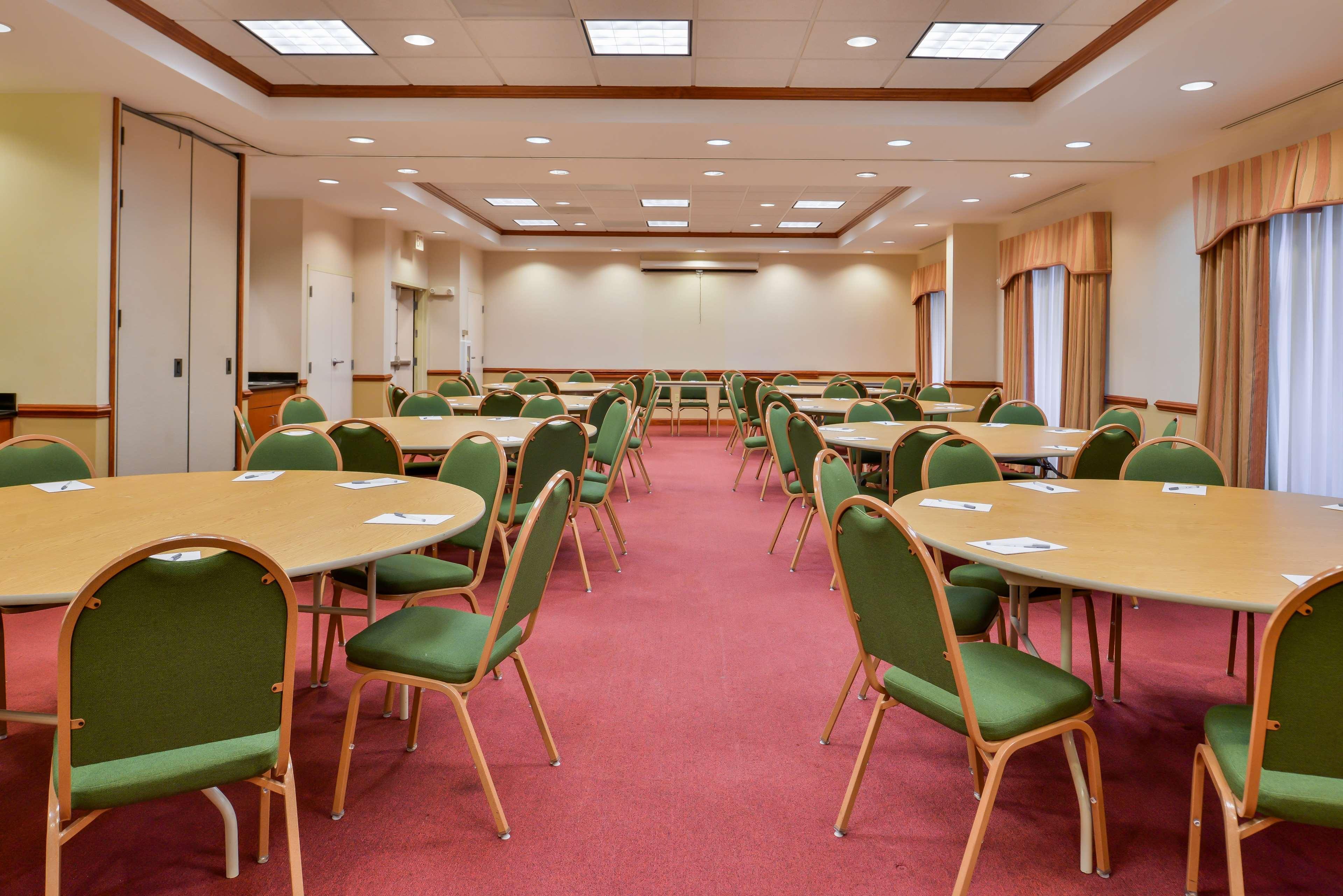 Hampton Inn Emporia Buitenkant foto