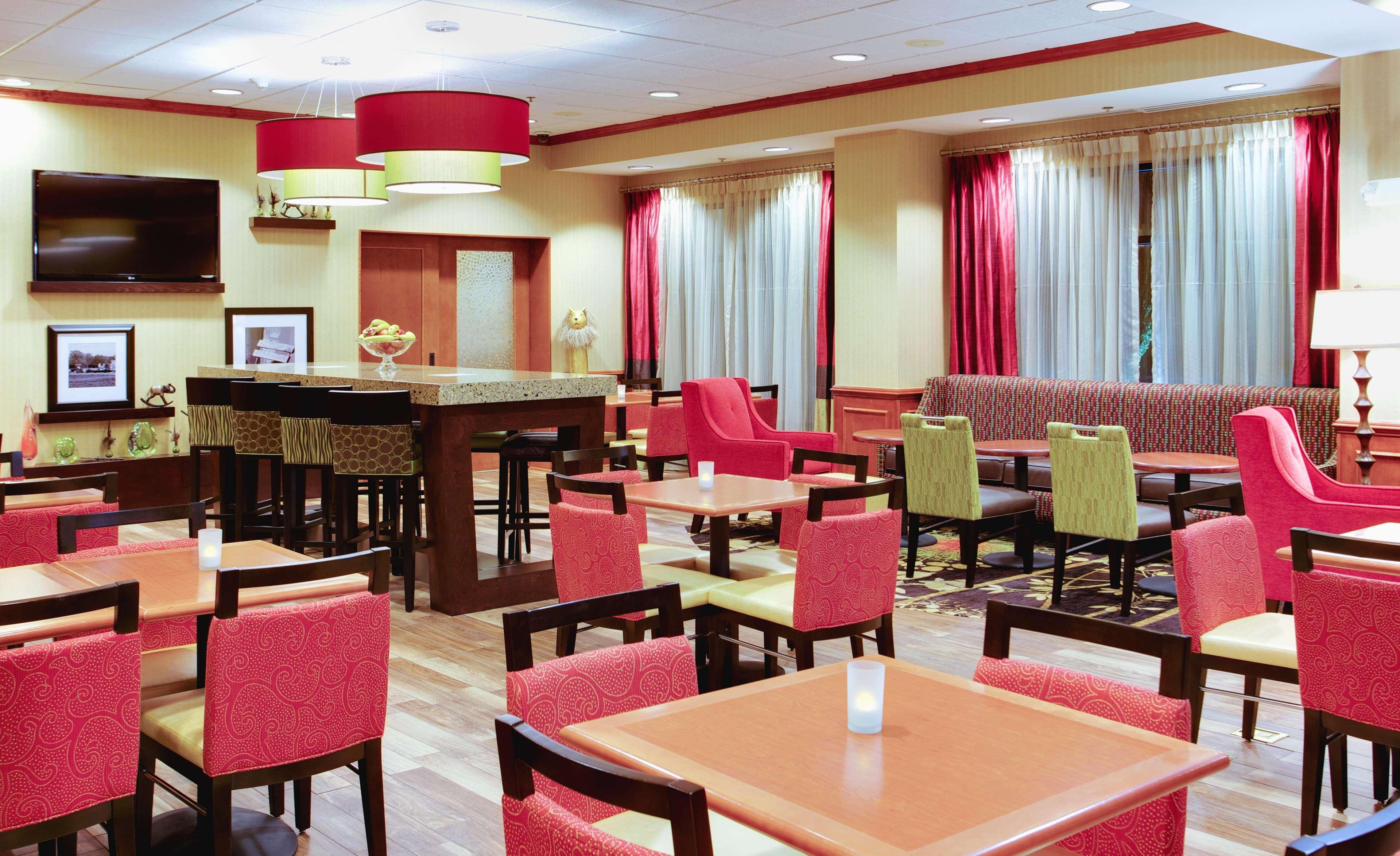 Hampton Inn Emporia Buitenkant foto