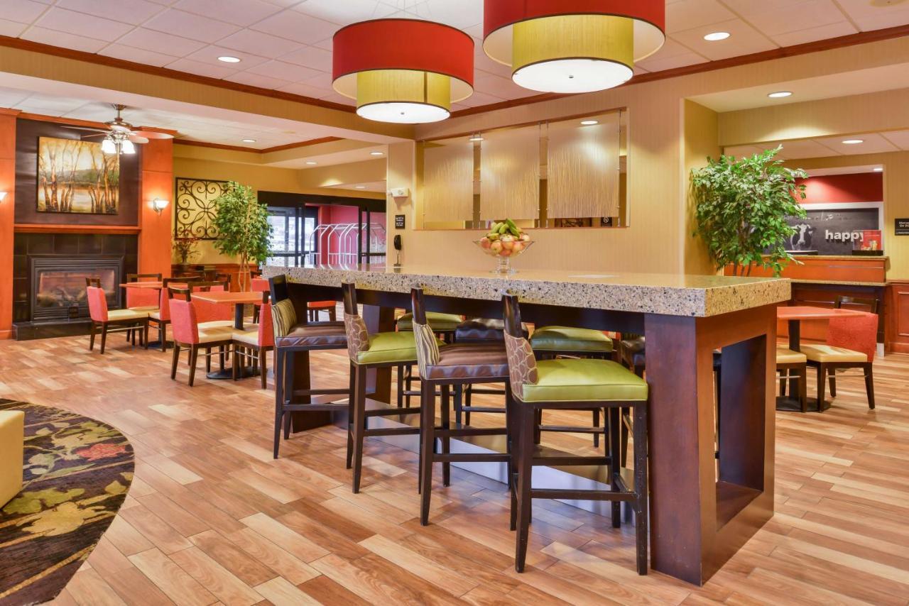 Hampton Inn Emporia Buitenkant foto