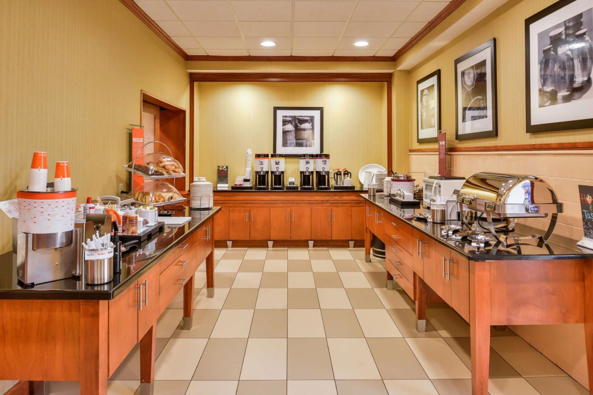 Hampton Inn Emporia Buitenkant foto