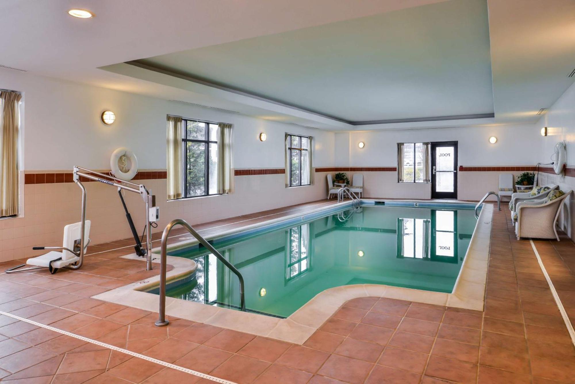 Hampton Inn Emporia Buitenkant foto